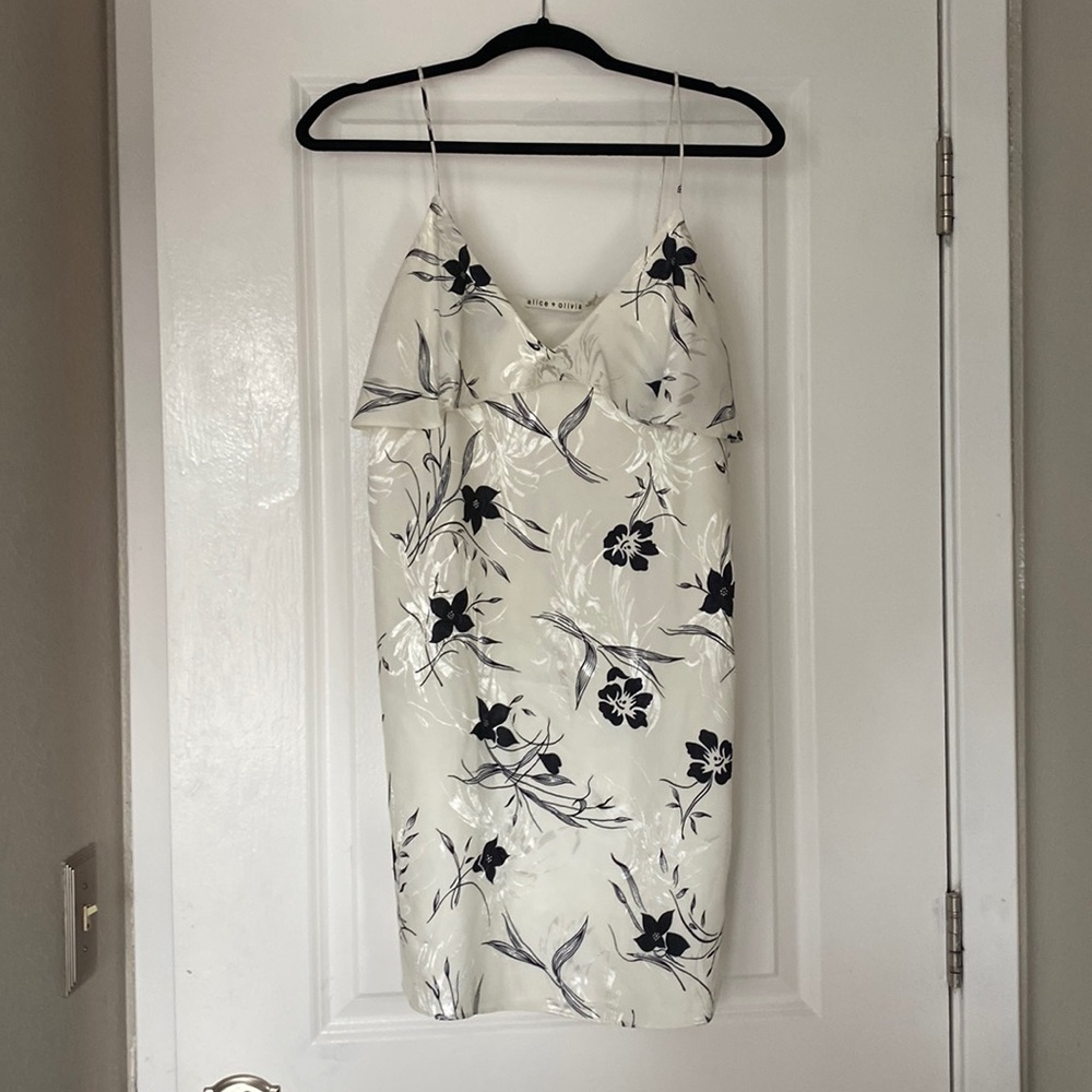 Black & White Alice + Olivia Floral Dress Size S NWT - Picture 2 of 8